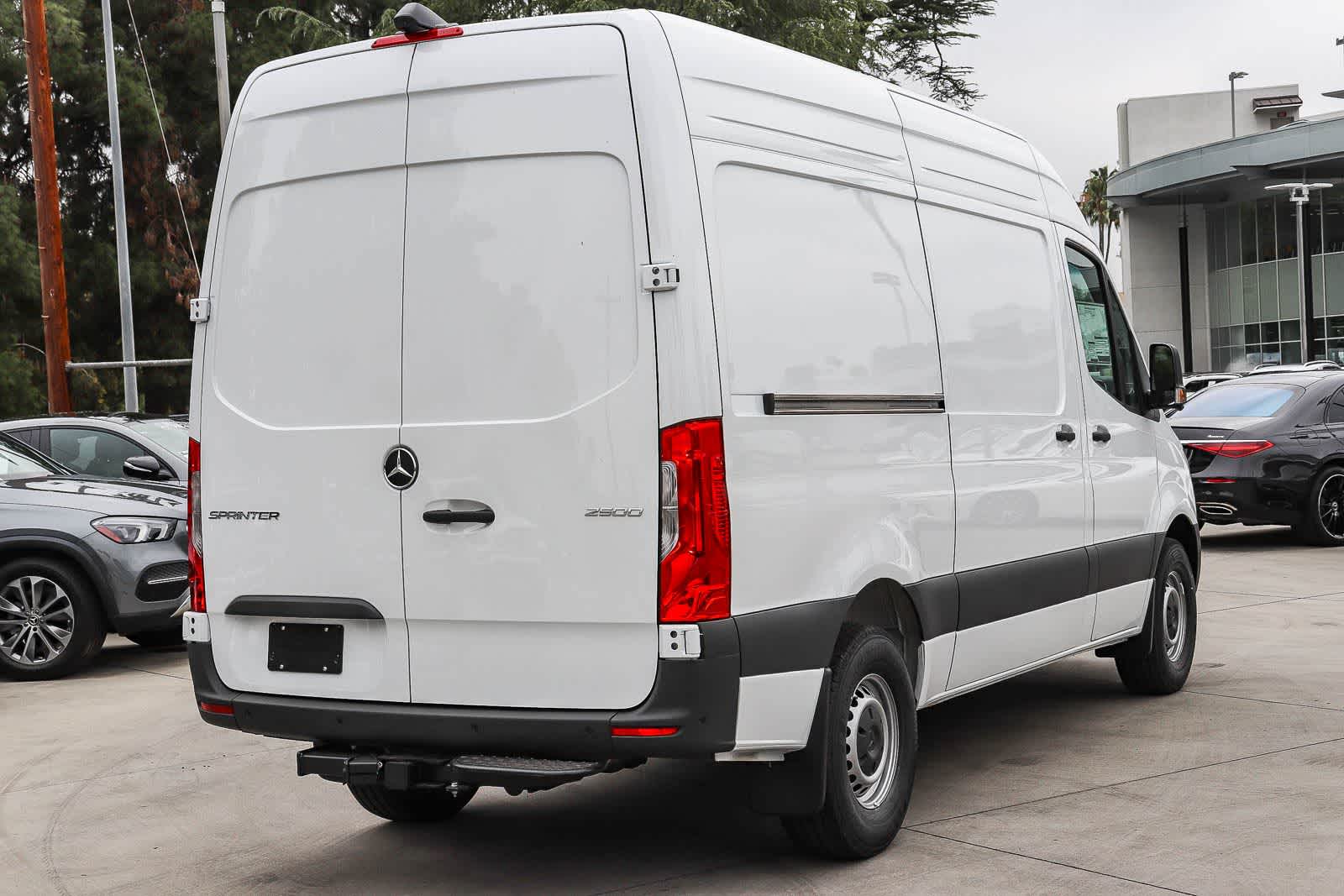 Thumbnail: 2026 Mercedes-Benz Sprinter - 4