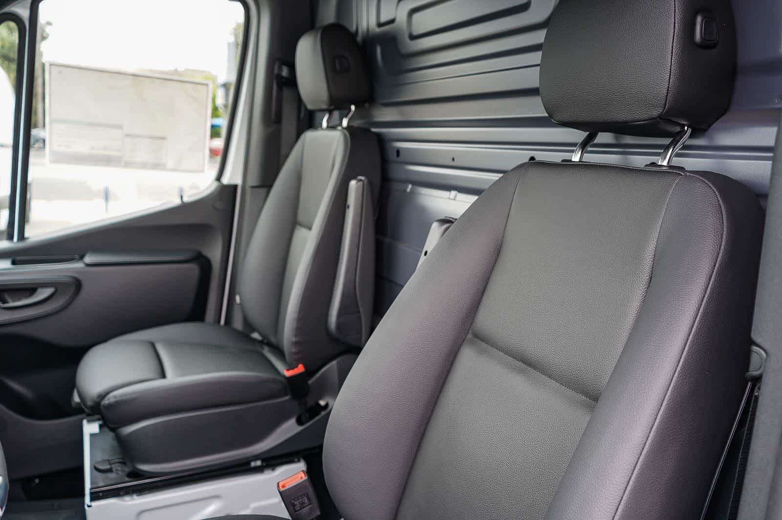 Thumbnail: 2026 Mercedes-Benz Sprinter - 27
