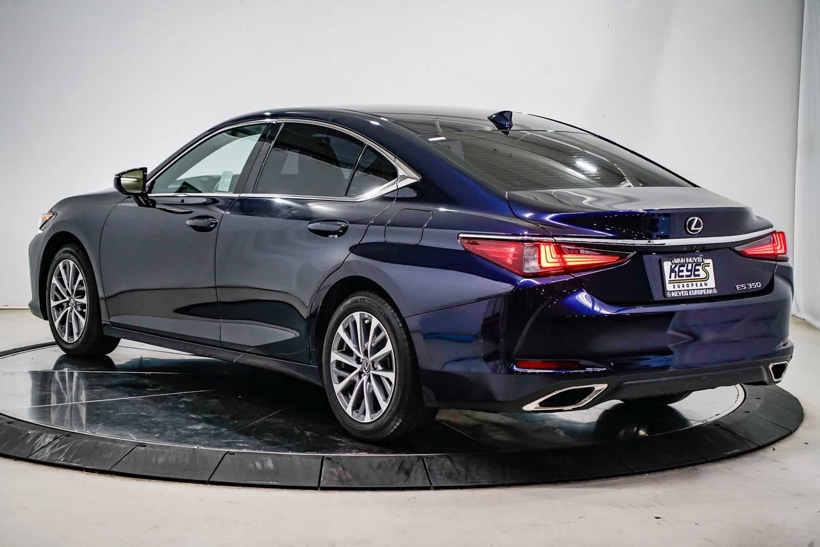 Thumbnail: 2022 Lexus ES - 2