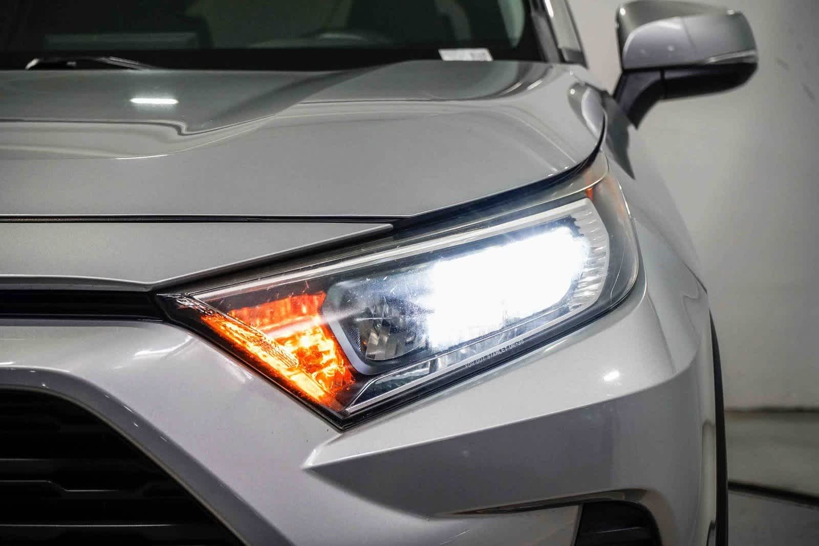 Thumbnail: 2019 Toyota RAV4 - 7