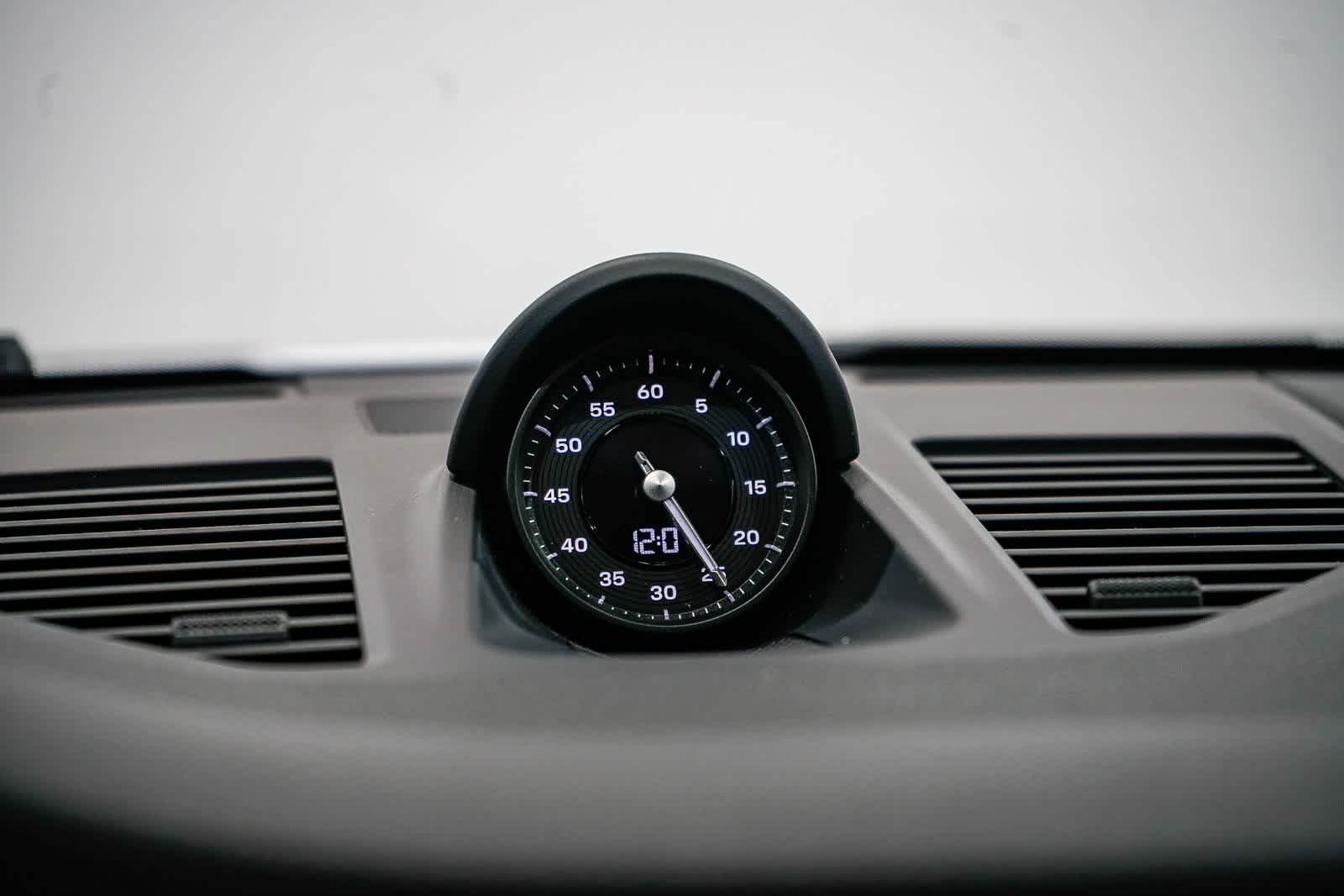 Thumbnail: 2025 Porsche 911 - 25