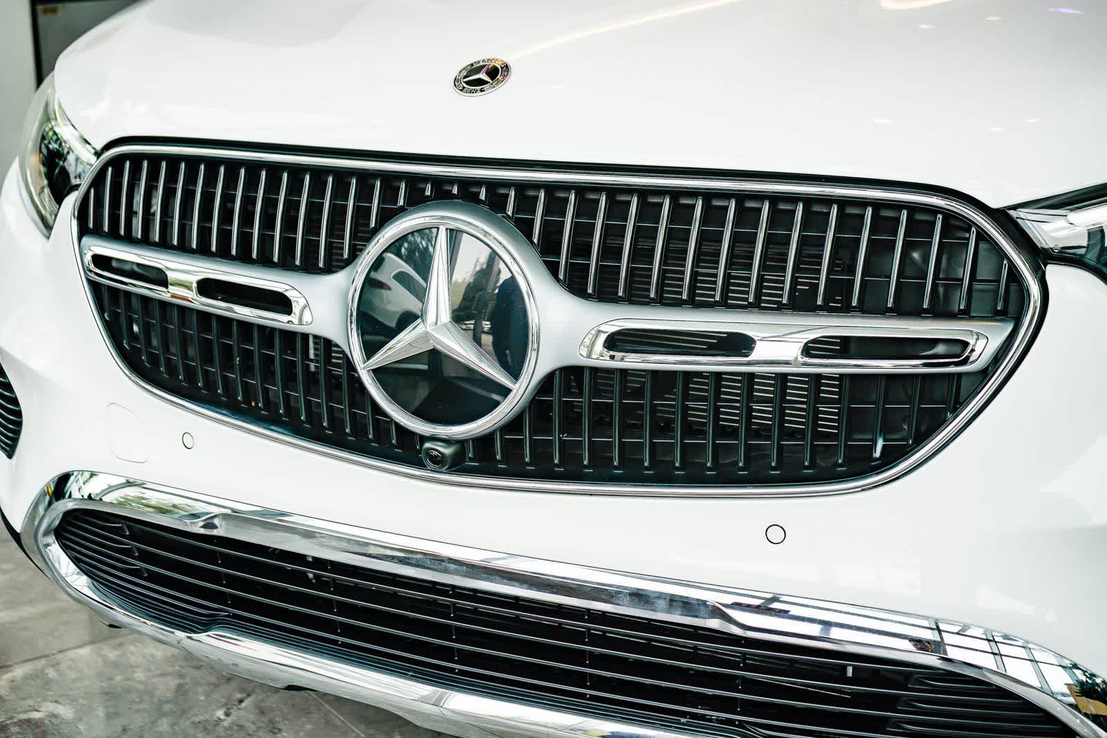 Thumbnail: 2025 Mercedes-Benz GLC - 8