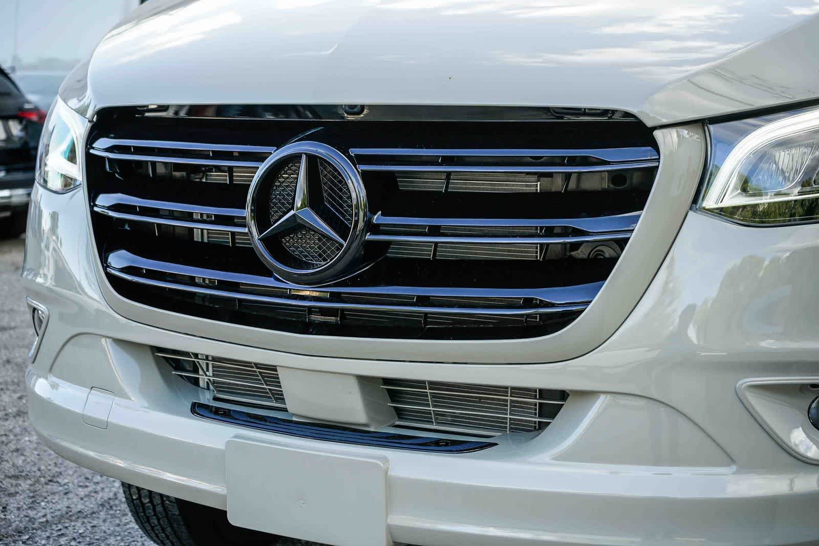Thumbnail: 2025 Mercedes-Benz Sprinter - 8