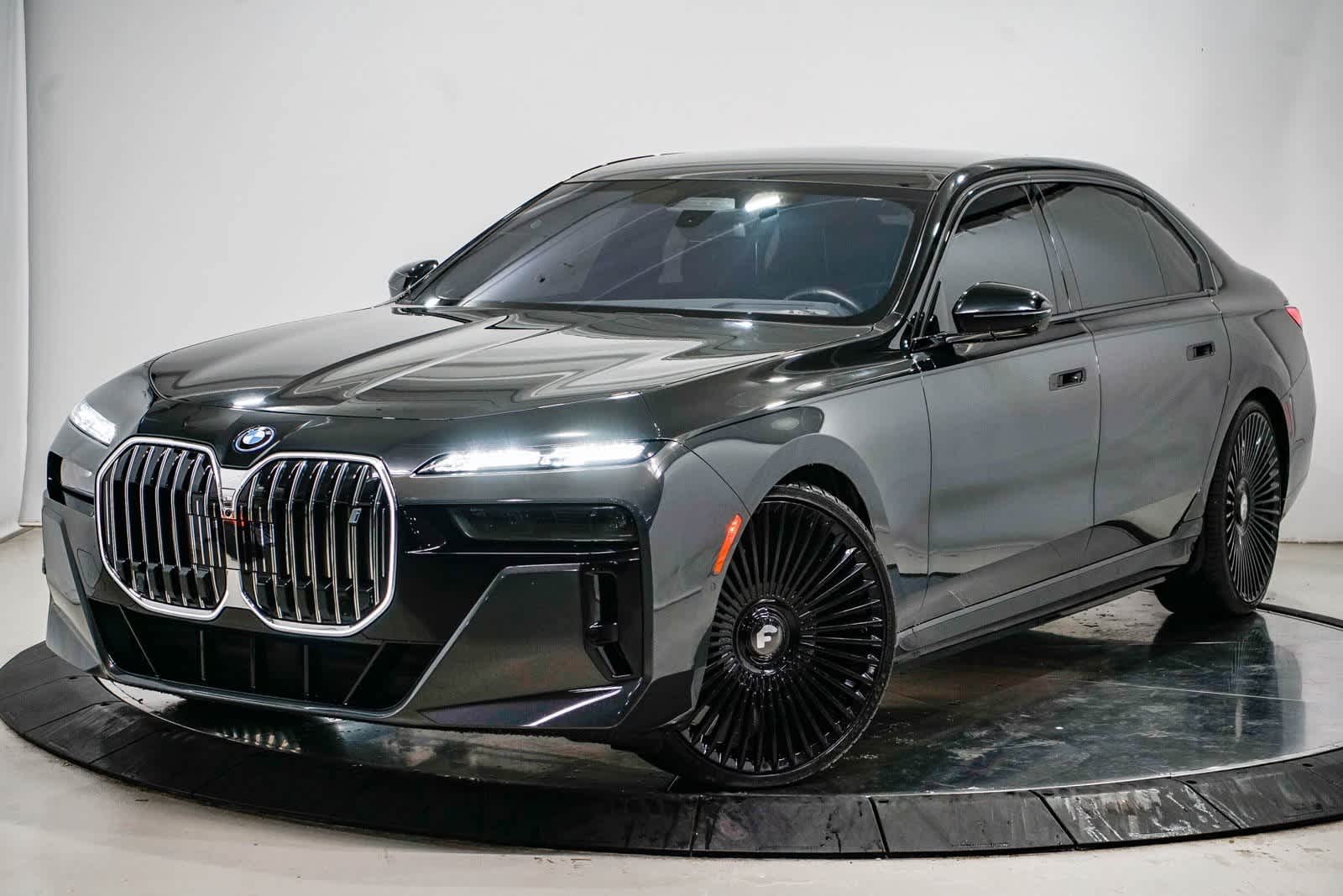 Thumbnail: 2023 BMW i7 - 1