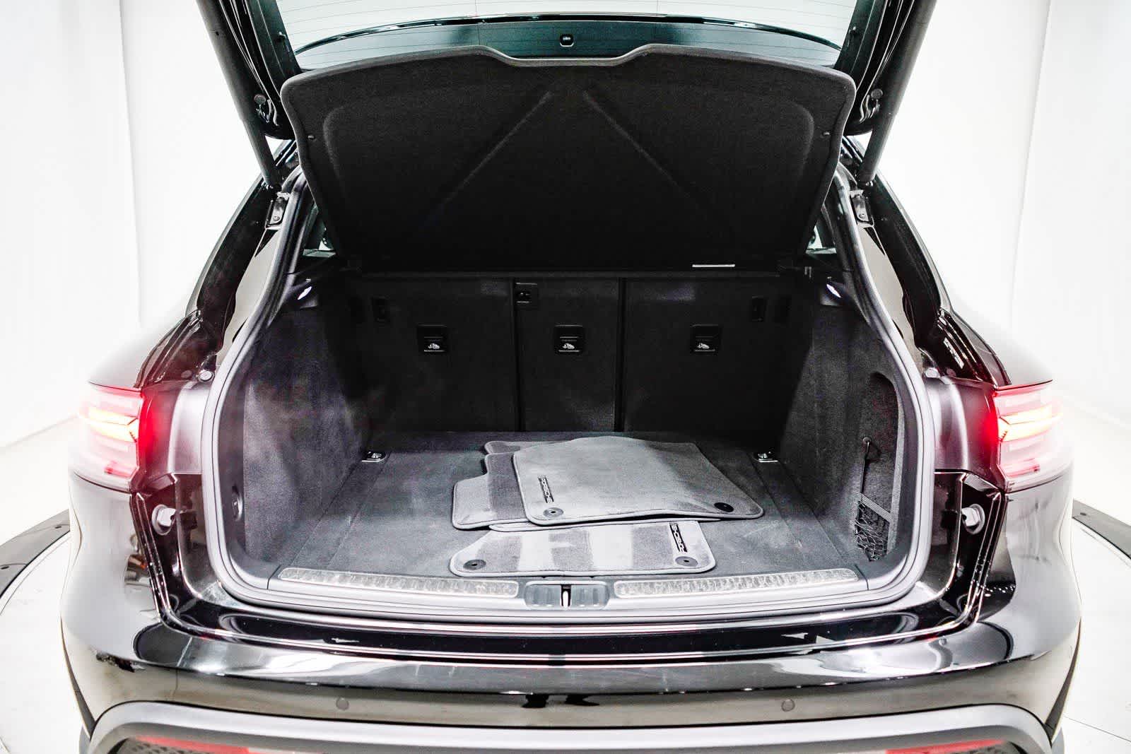 Thumbnail: 2024 Porsche Macan - 27