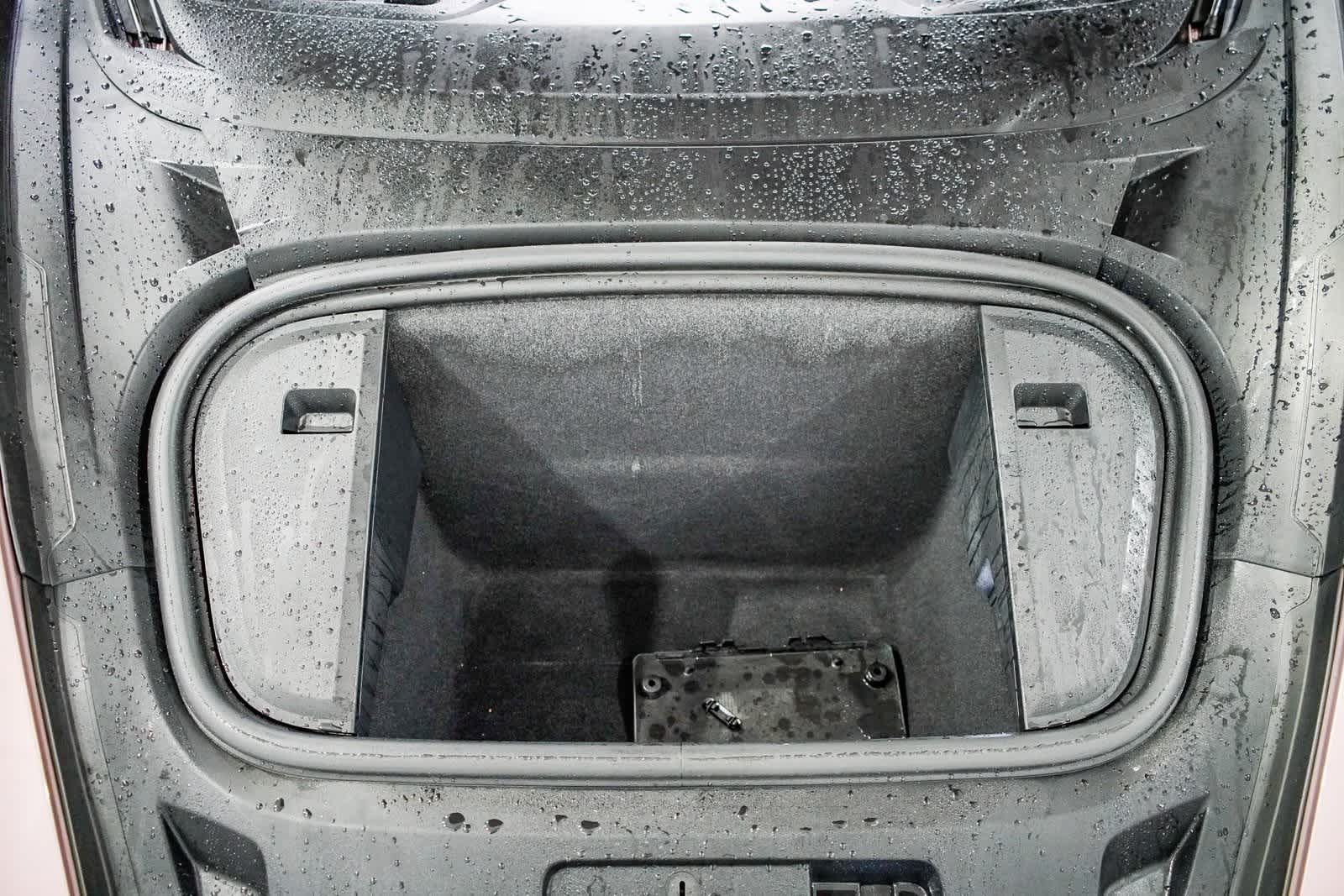 Thumbnail: 2023 Porsche Taycan - 28