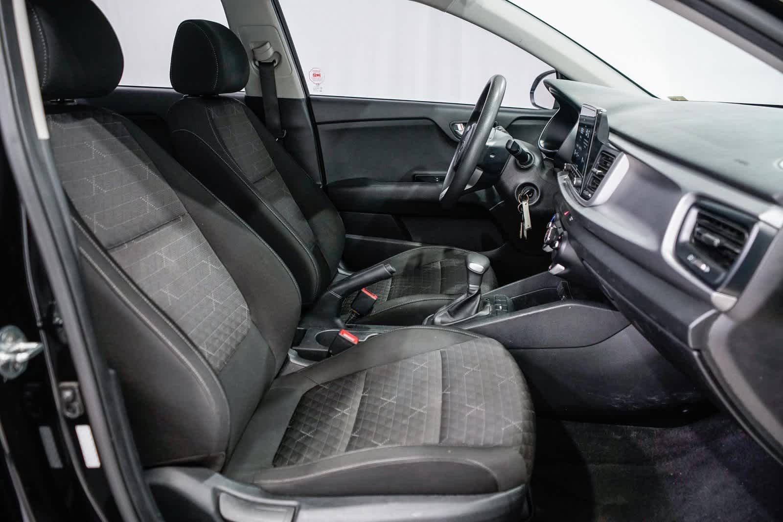 Thumbnail: 2021 Kia Rio - 15