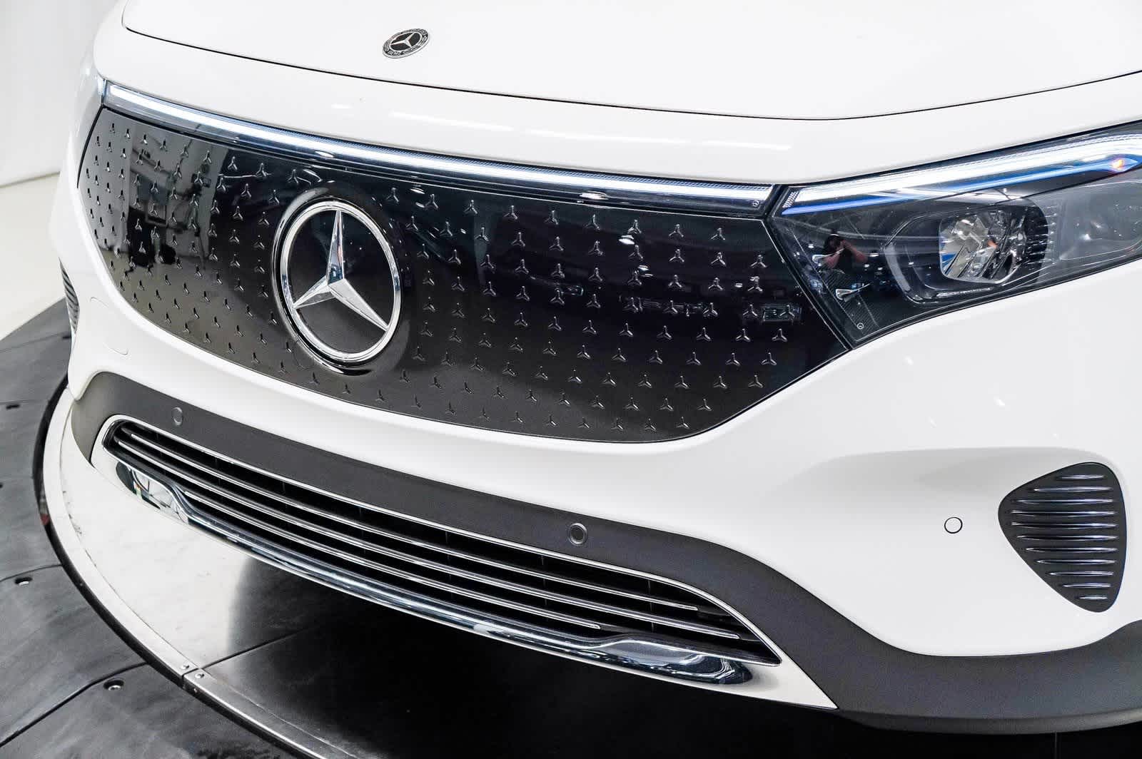 2024 Mercedes-Benz EQB 300 8