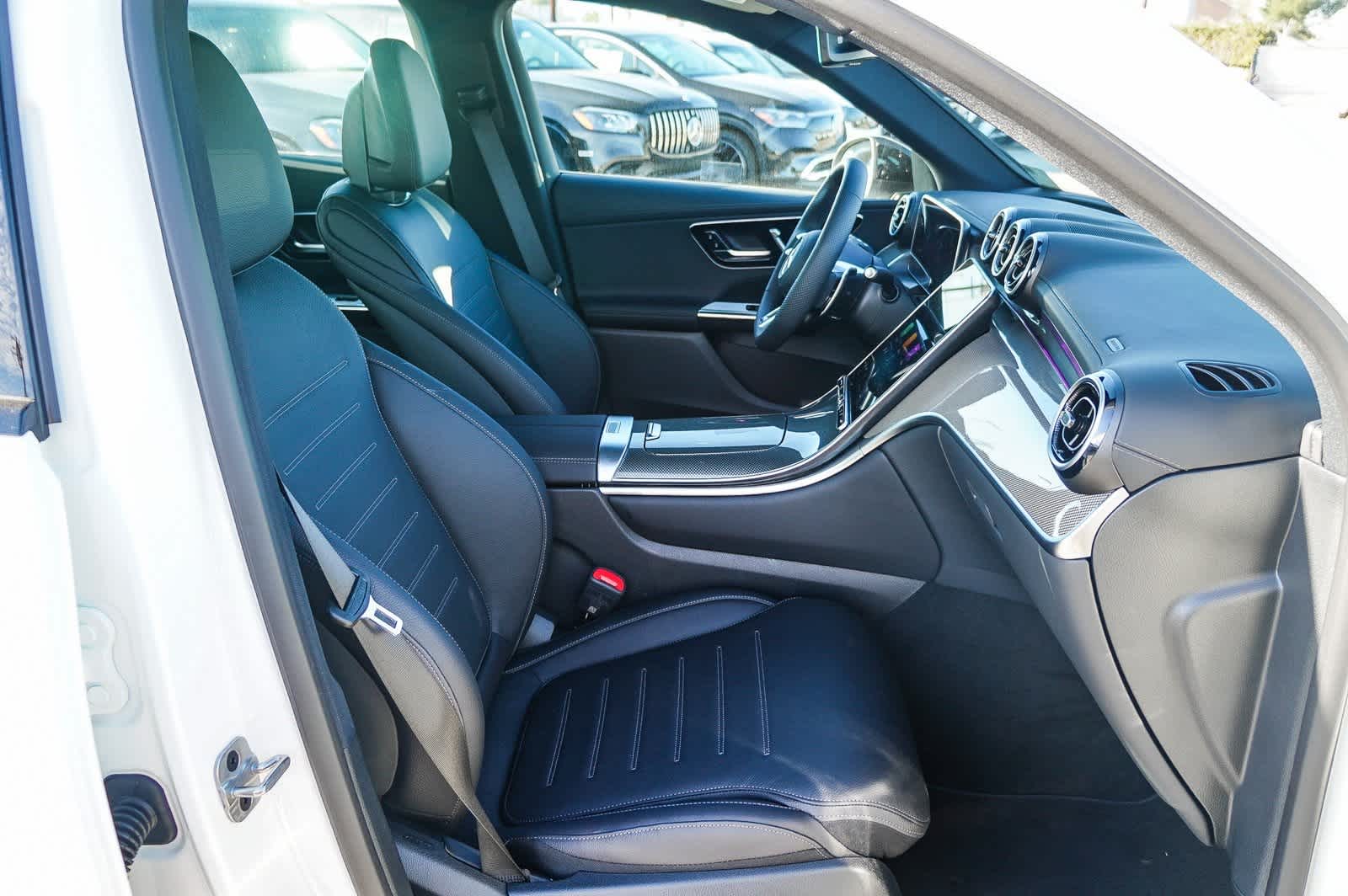 Thumbnail: 2025 Mercedes-Benz GLC - 17