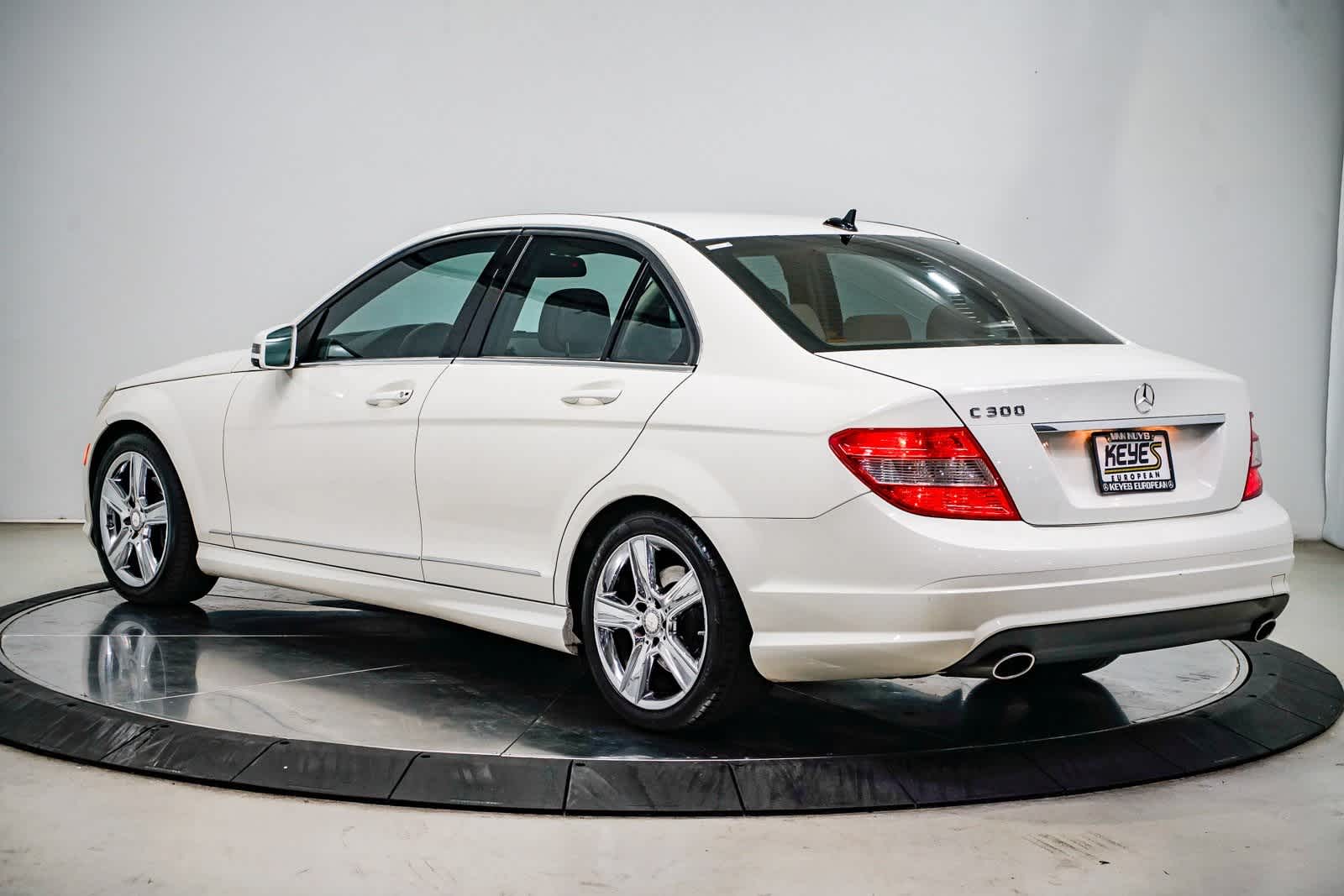 Thumbnail: 2010 Mercedes-Benz C-Class - 2