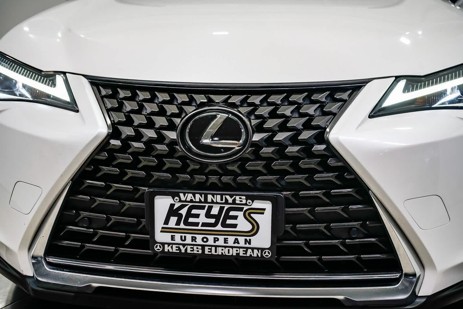 Thumbnail: 2021 Lexus UX - 8