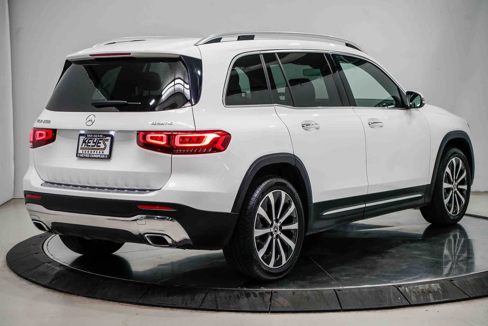 Thumbnail: 2021 Mercedes-Benz GLB - 4