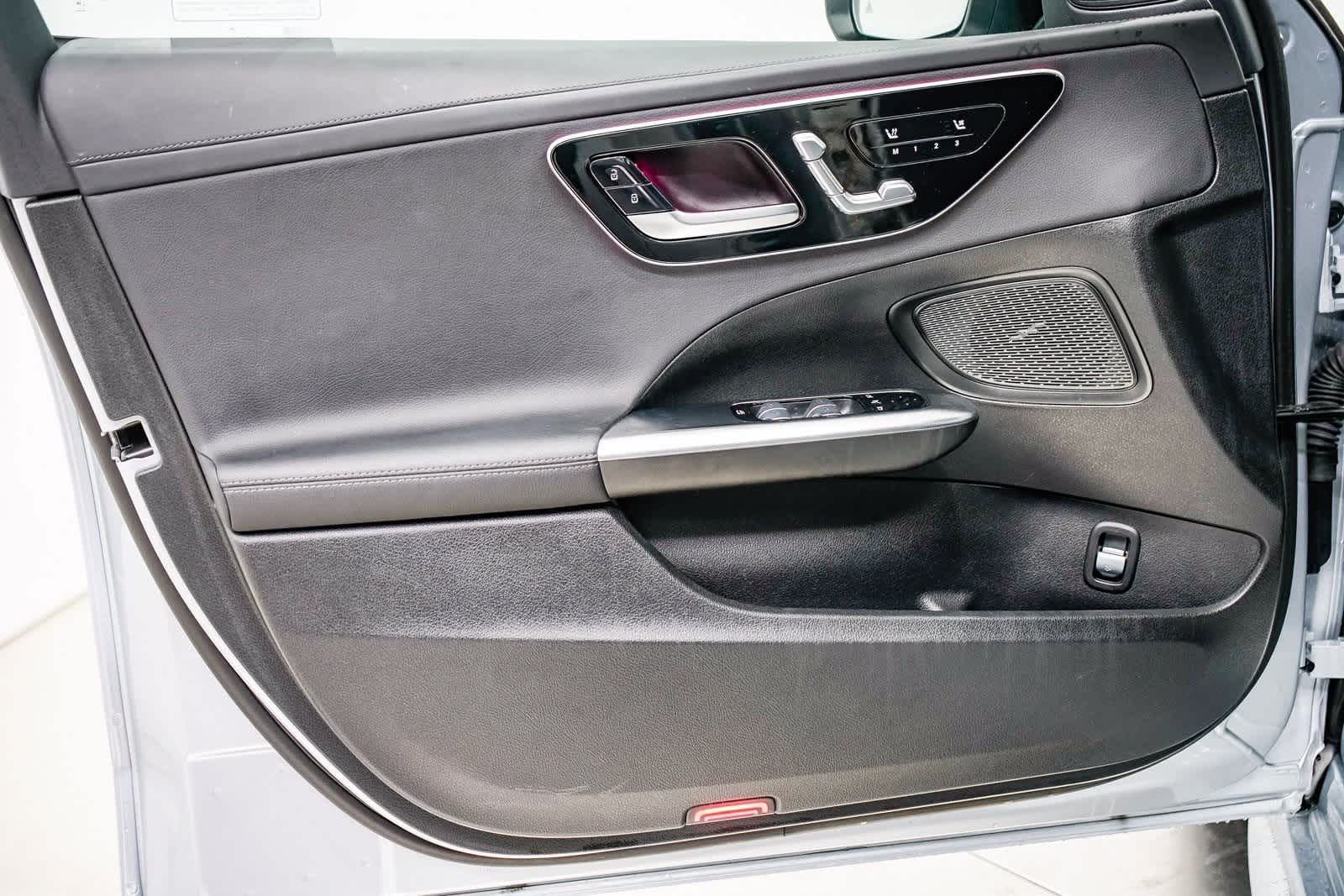 Thumbnail: 2025 Mercedes-Benz C-Class - 19