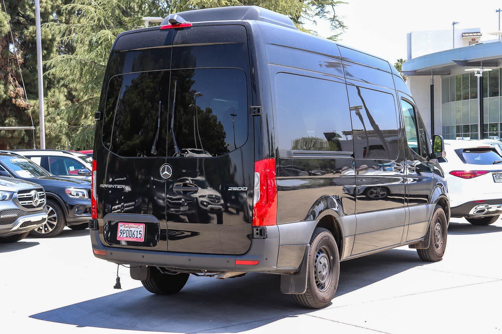Thumbnail: 2024 Mercedes-Benz Sprinter - 4