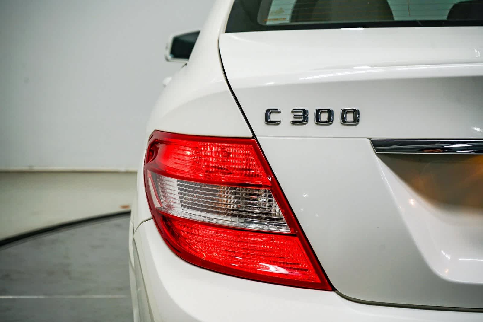 Thumbnail: 2010 Mercedes-Benz C-Class - 9