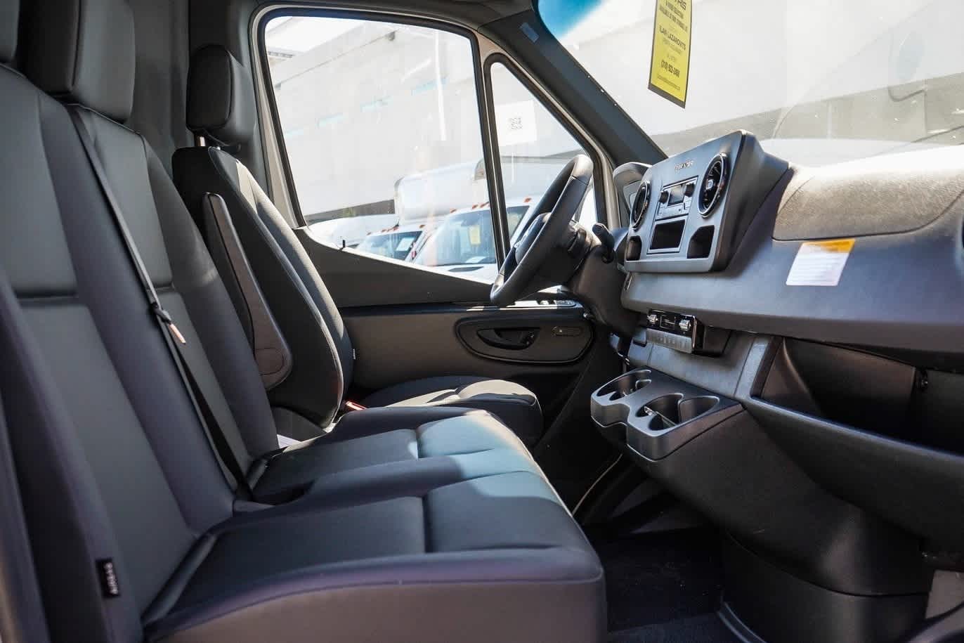 Thumbnail: 2024 Mercedes-Benz eSprinter - 19