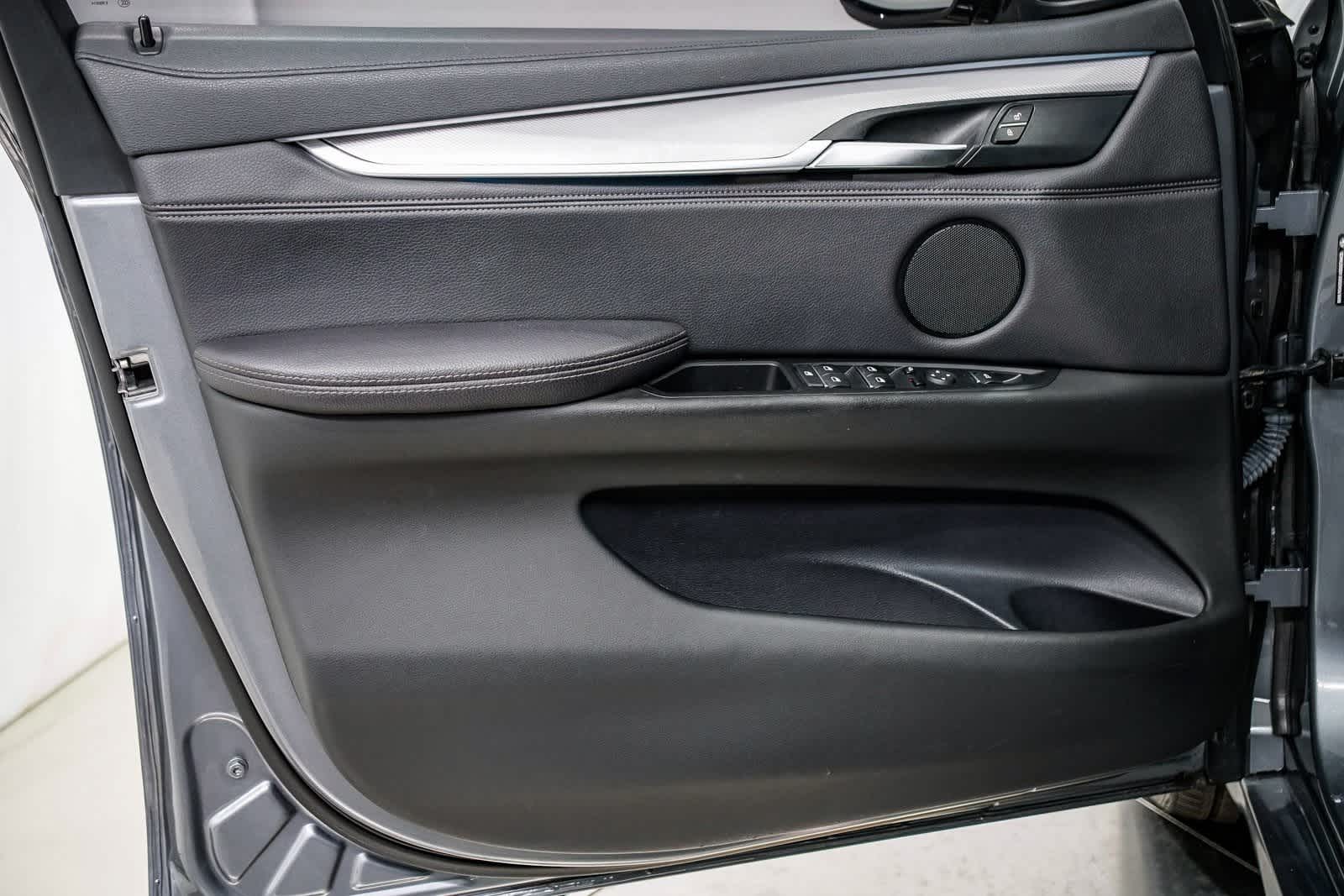 Thumbnail: 2019 BMW X6 - 19