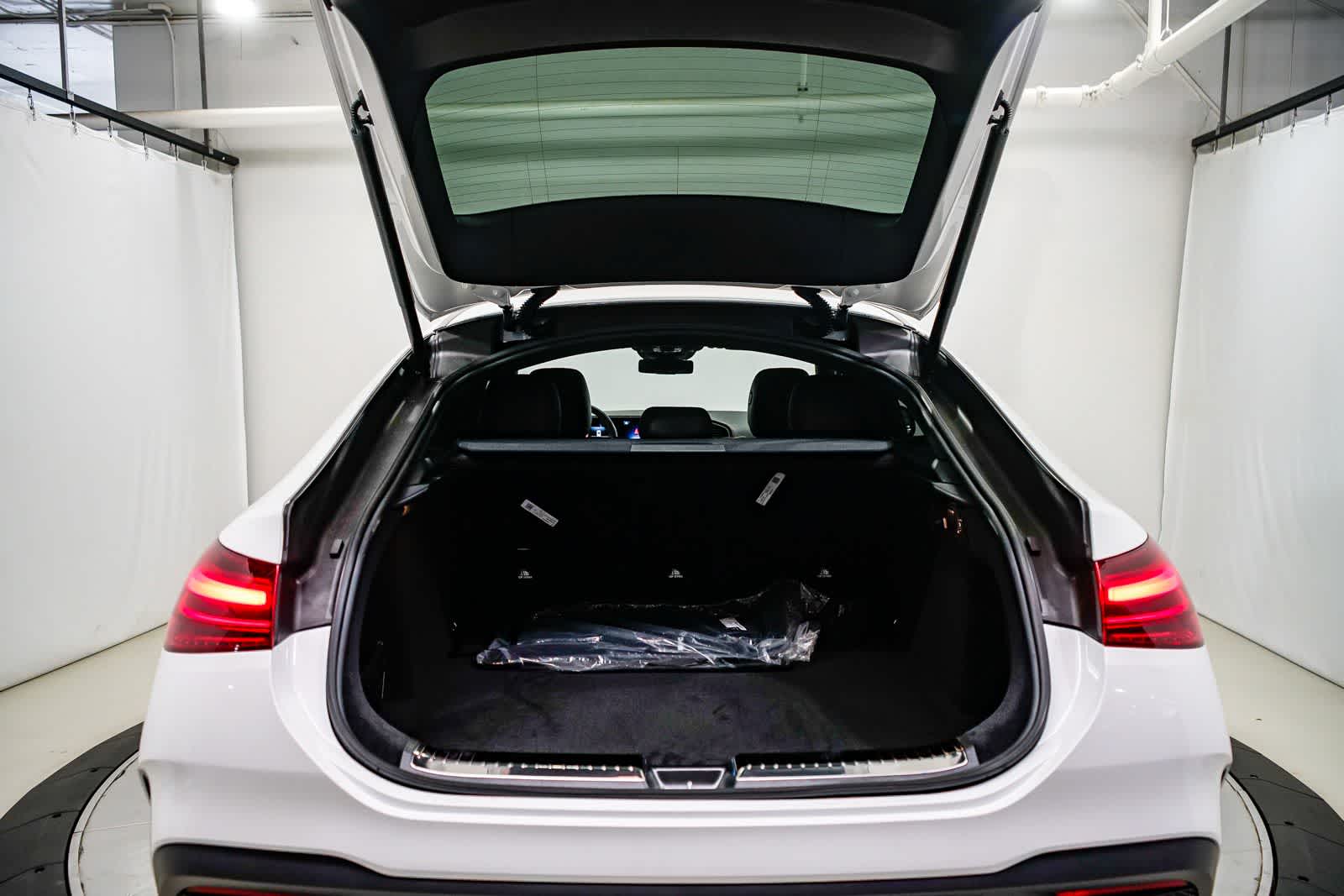 Thumbnail: 2026 Mercedes-Benz GLE - 27