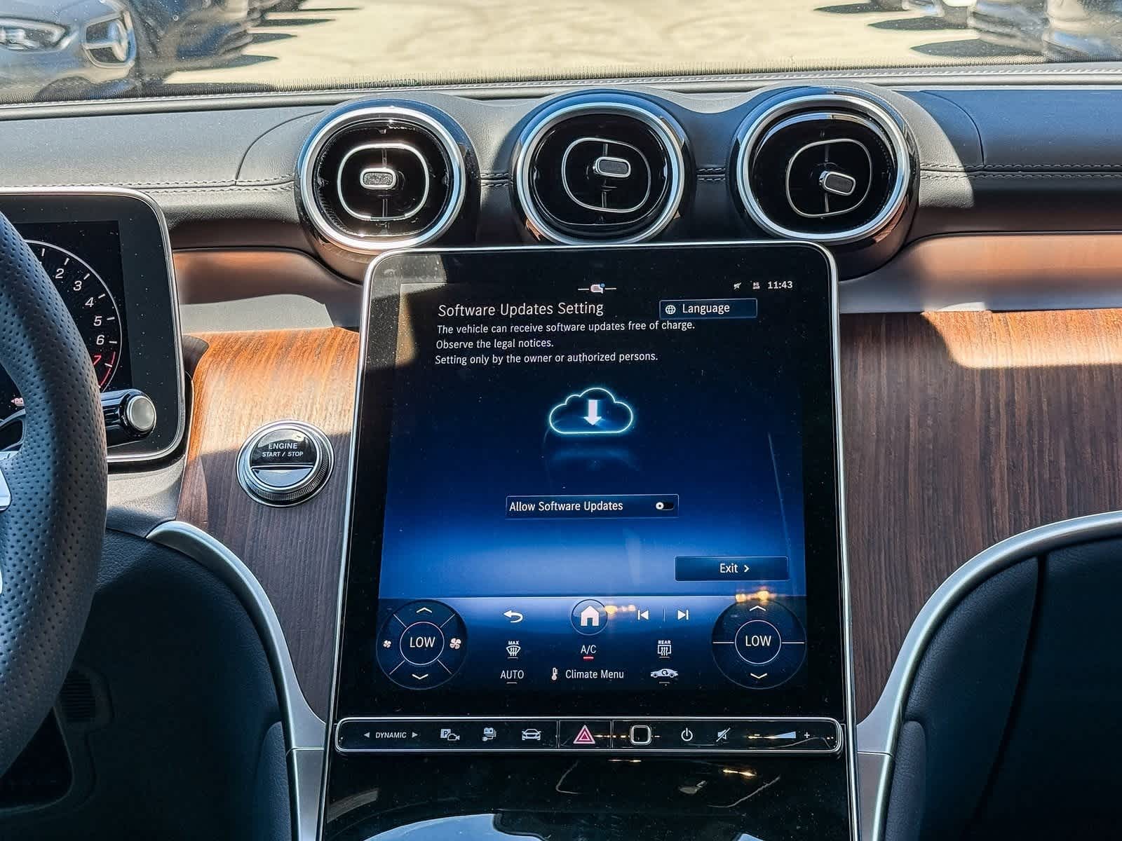 Thumbnail: 2025 Mercedes-Benz GLC - 15