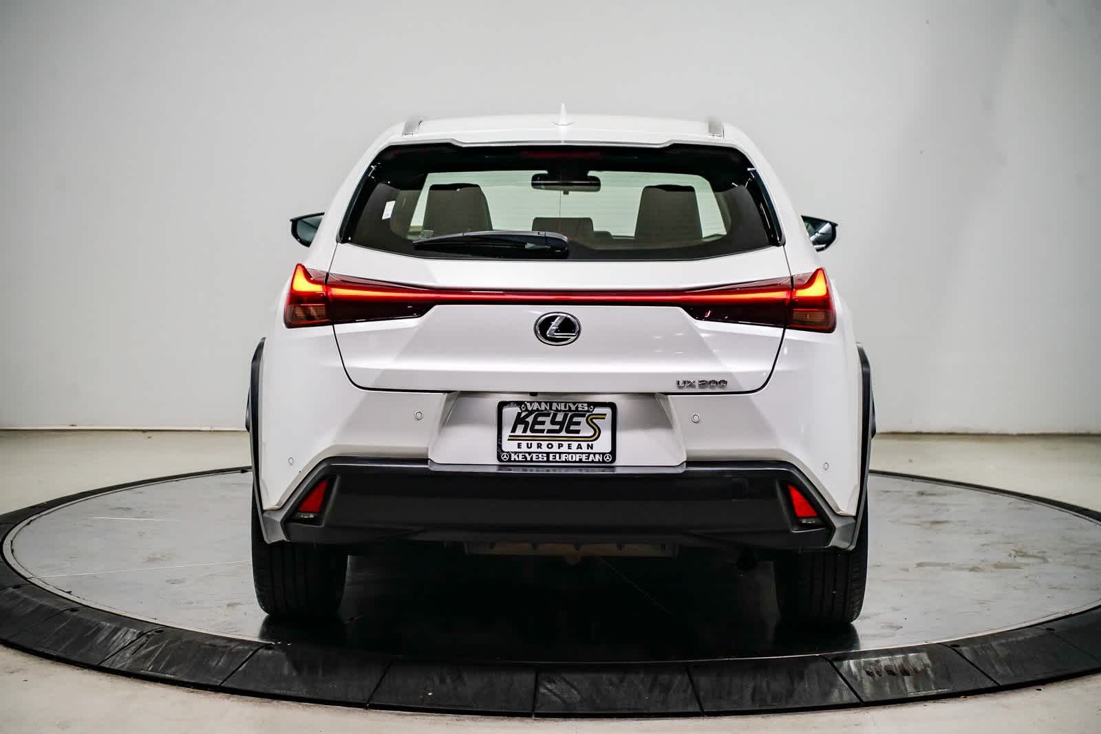 Thumbnail: 2021 Lexus UX - 3