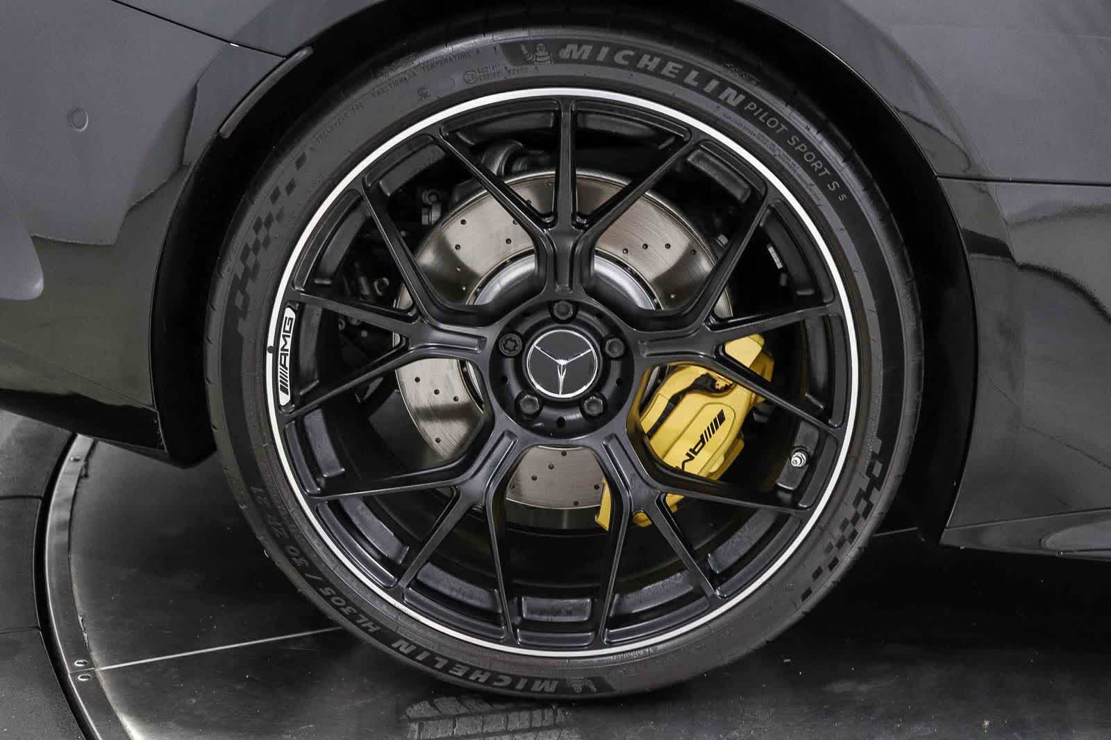 Thumbnail: 2024 Mercedes-Benz AMG GT - 10