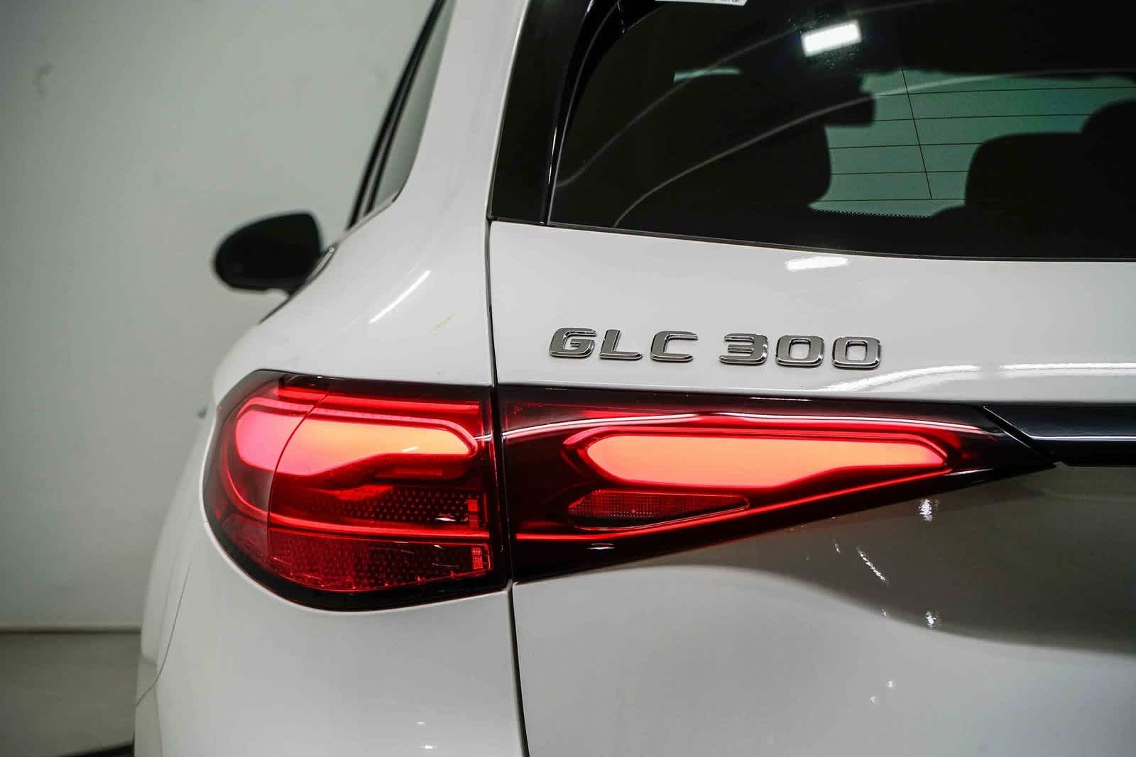 Thumbnail: 2025 Mercedes-Benz GLC - 9