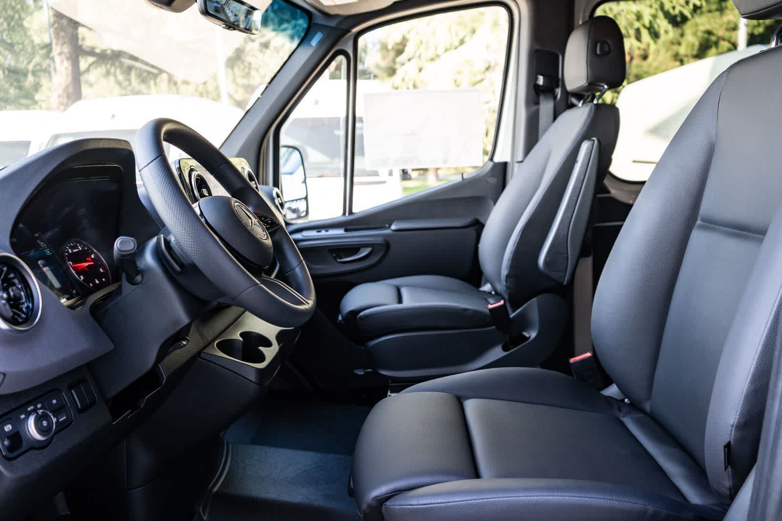 Thumbnail: 2026 Mercedes-Benz Sprinter - 21