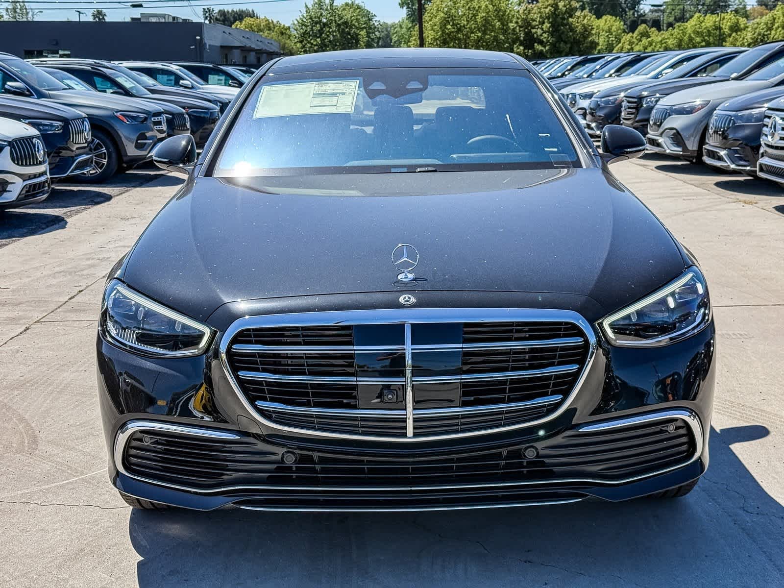 Thumbnail: 2025 Mercedes-Benz S-Class - 2