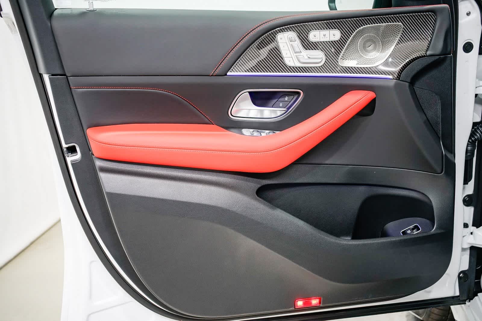 Thumbnail: 2025 Mercedes-Benz GLE - 19