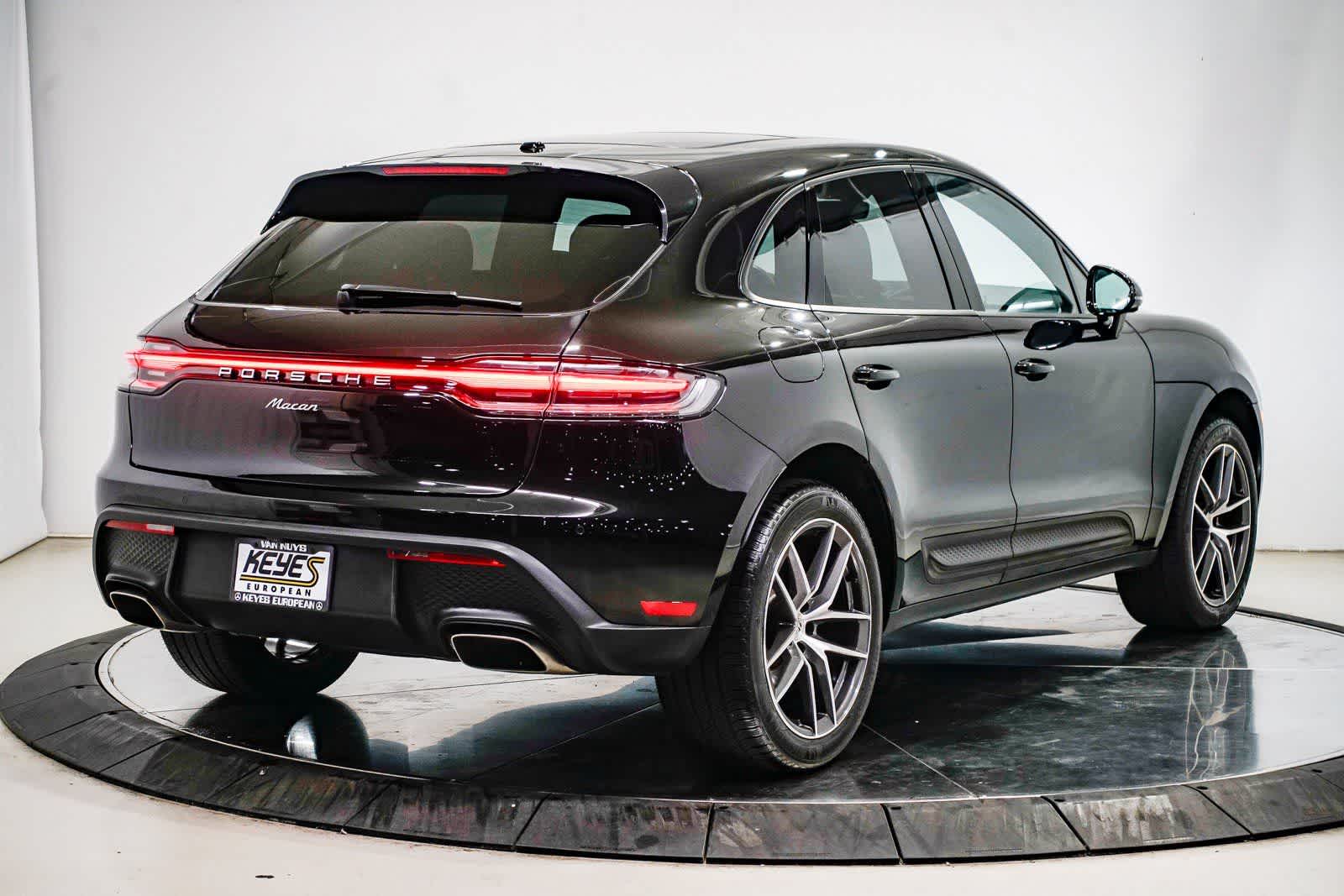 Thumbnail: 2024 Porsche Macan - 4