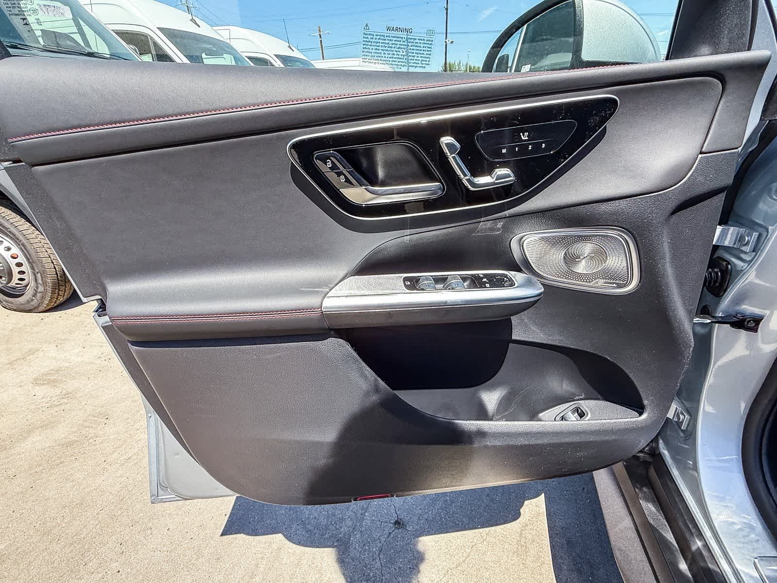 Thumbnail: 2025 Mercedes-Benz GLC - 22