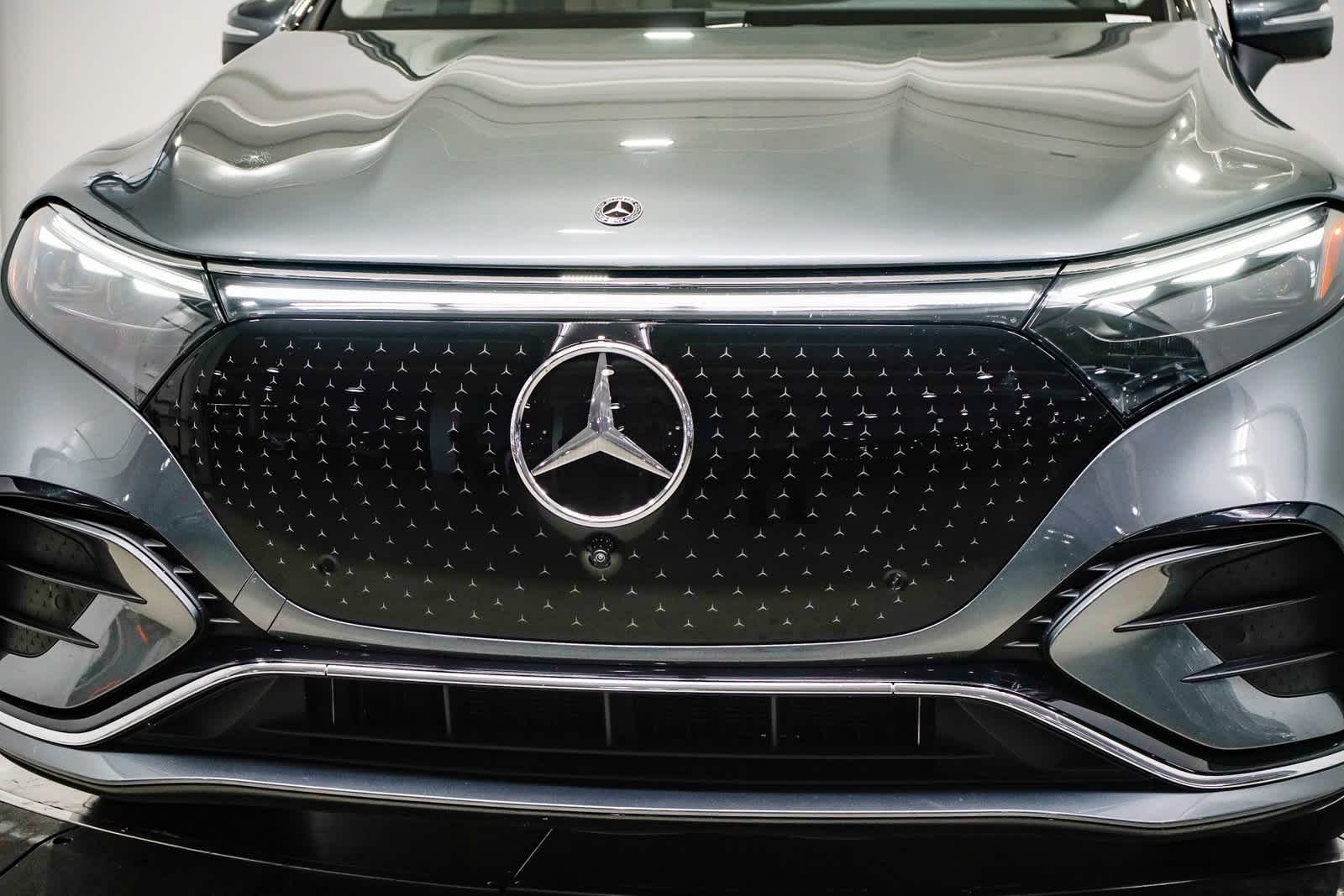 Thumbnail: 2023 Mercedes-Benz EQS - 8