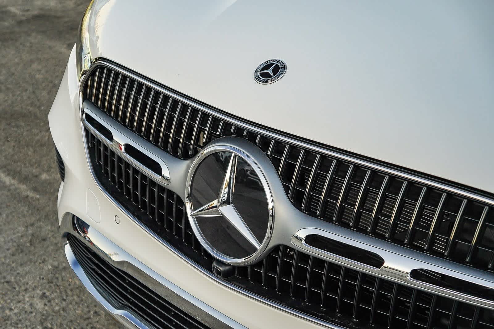 Thumbnail: 2026 Mercedes-Benz GLC - 9