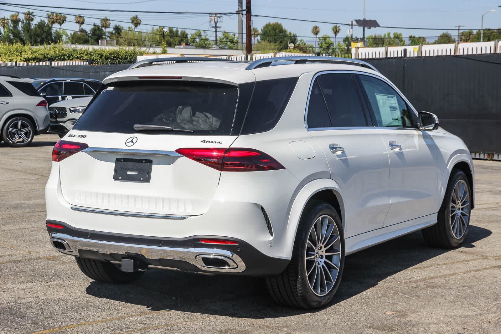 Thumbnail: 2026 Mercedes-Benz GLE - 4