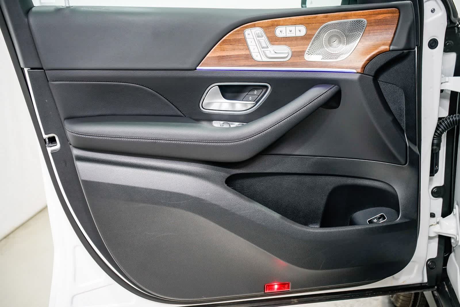 Thumbnail: 2025 Mercedes-Benz GLE - 19