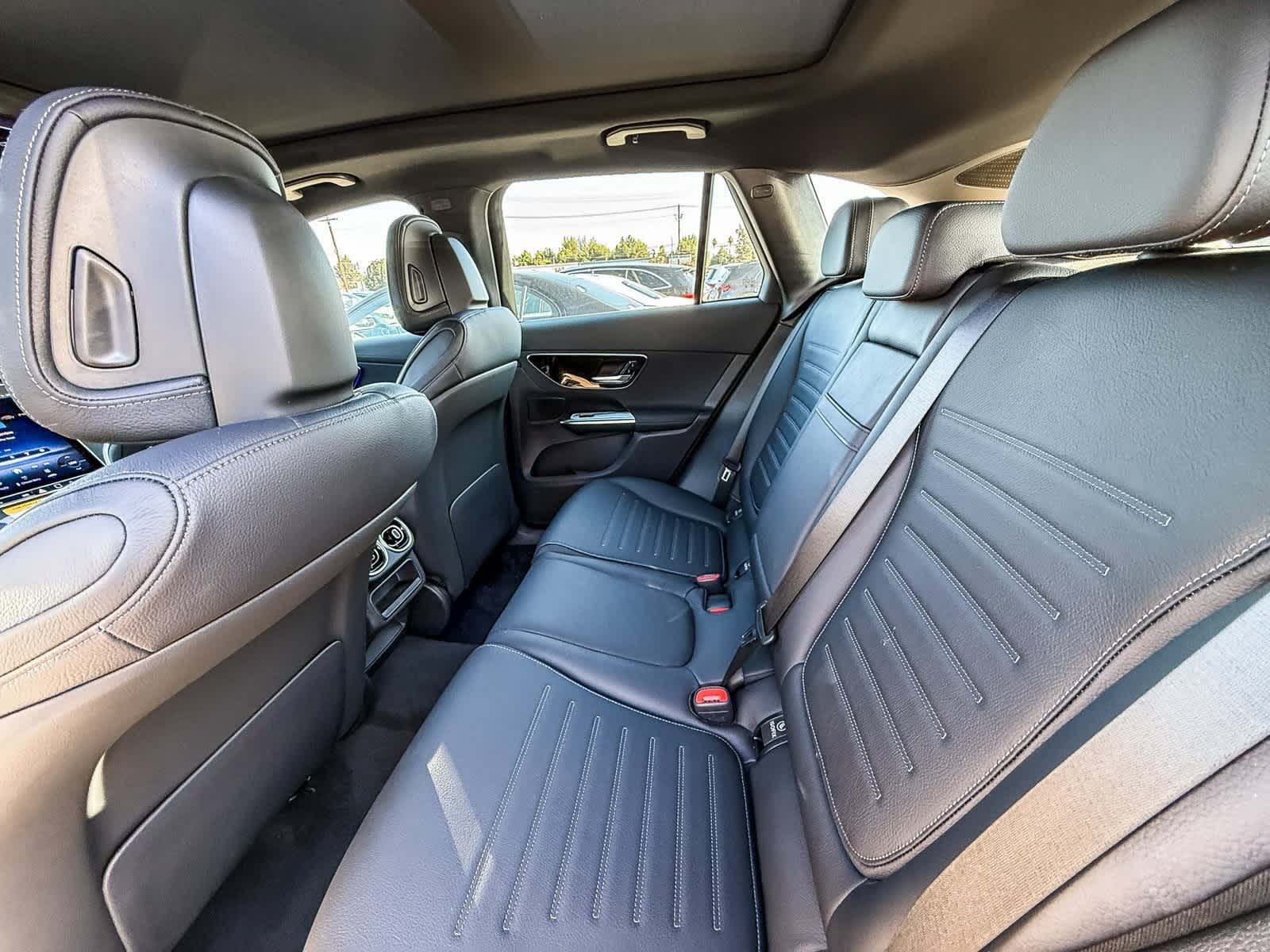 Thumbnail: 2025 Mercedes-Benz GLC - 19