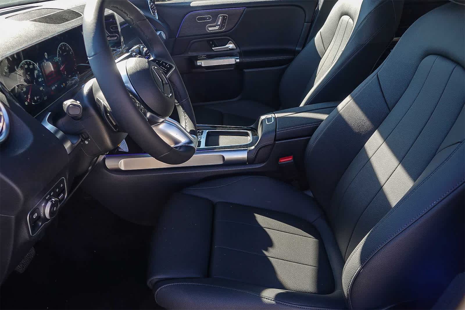 Thumbnail: 2026 Mercedes-Benz GLB - 21