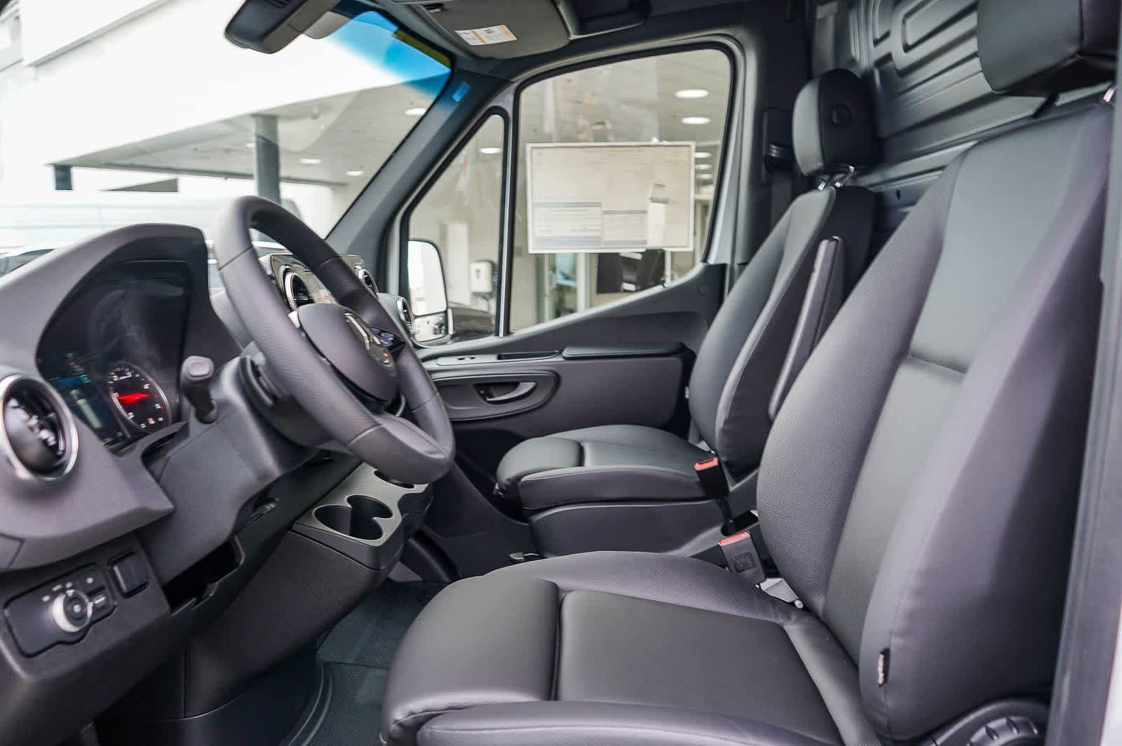 Thumbnail: 2026 Mercedes-Benz Sprinter - 20