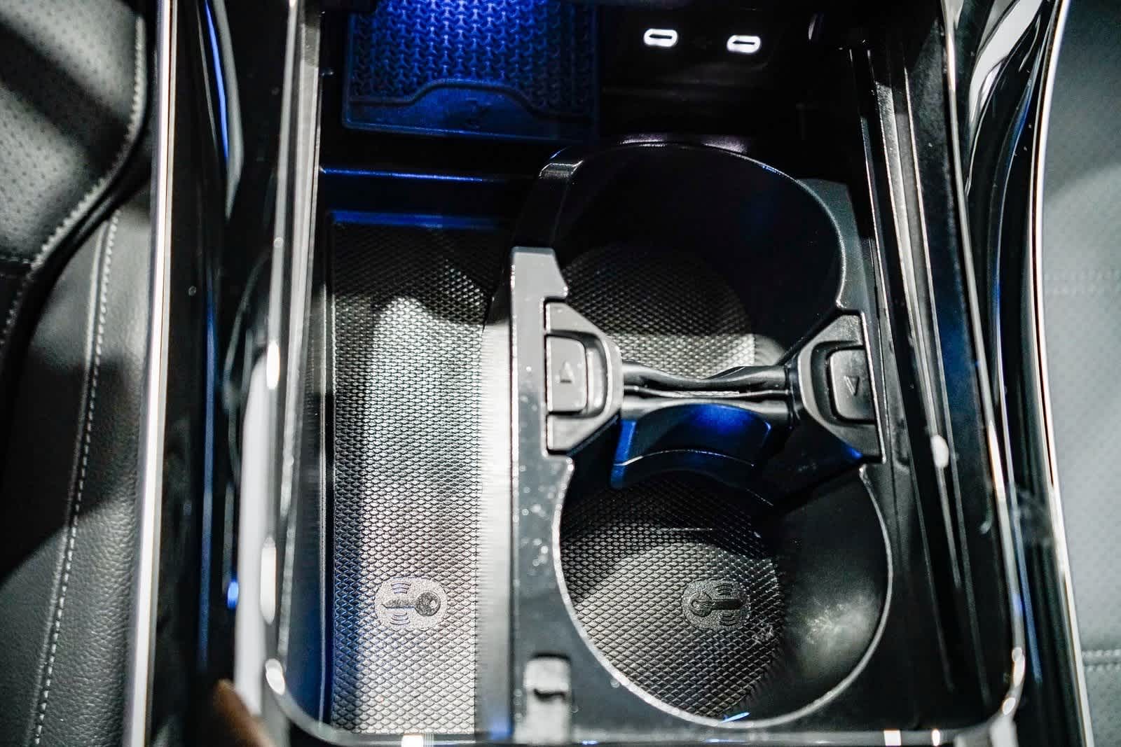 Thumbnail: 2025 Mercedes-Benz C-Class - 22