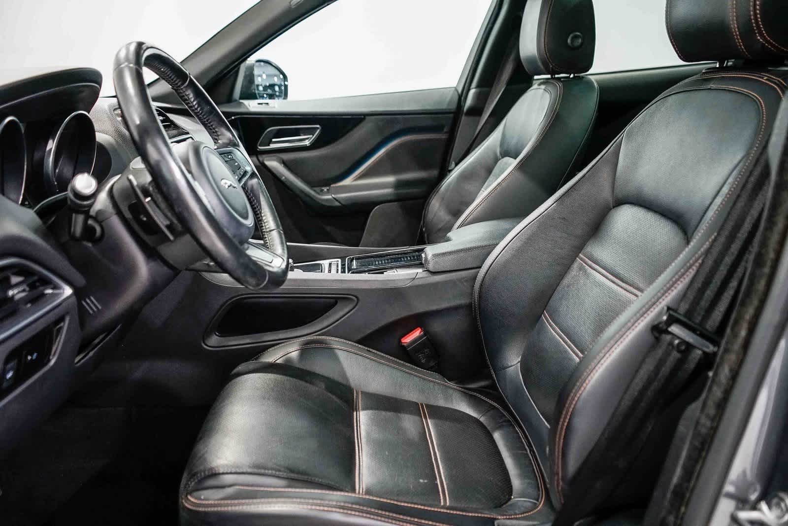 Thumbnail: 2018 Jaguar F-Pace - 17