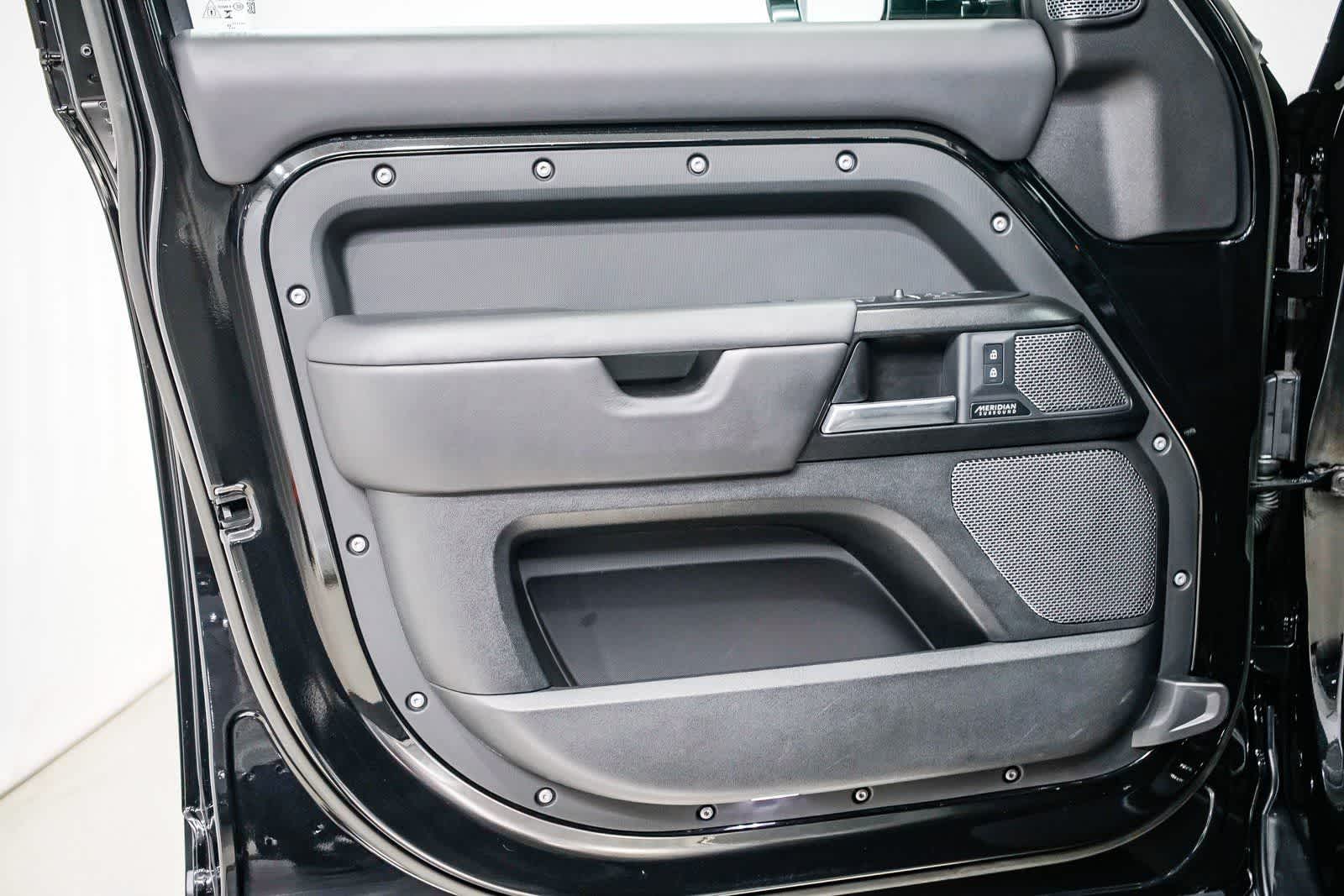 Thumbnail: 2023 Land Rover Defender - 19