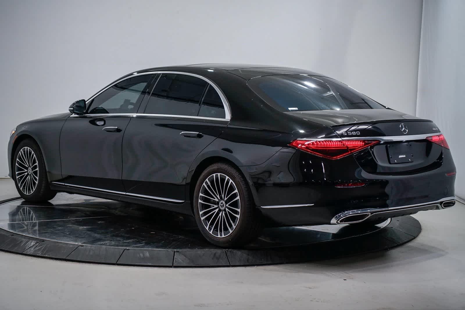 Thumbnail: 2024 Mercedes-Benz S-Class - 2