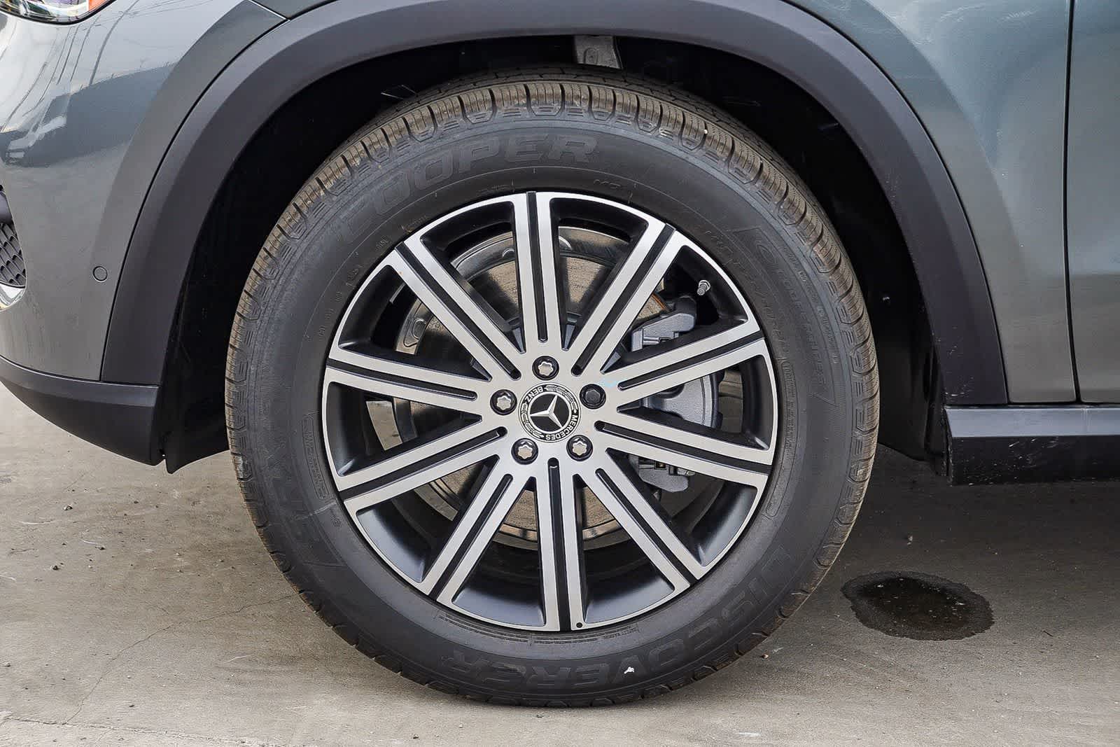 Thumbnail: 2026 Mercedes-Benz GLE - 10