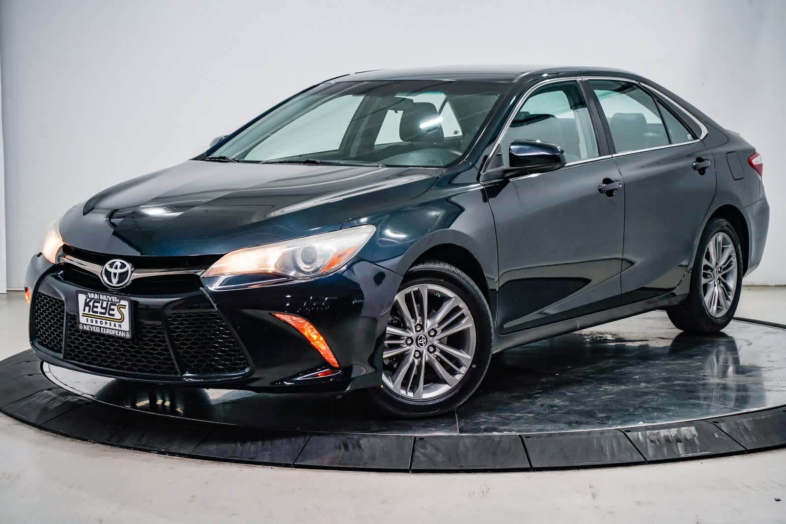 2016 Toyota Camry SE -
                  Van Nuys, CA