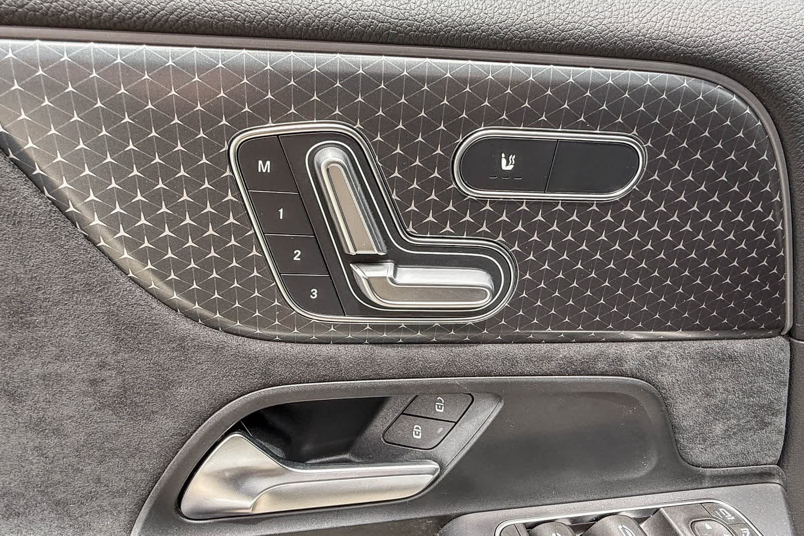 Thumbnail: 2024 Mercedes-Benz EQB - 23