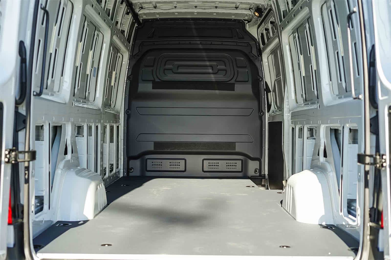 Thumbnail: 2024 Mercedes-Benz eSprinter - 13