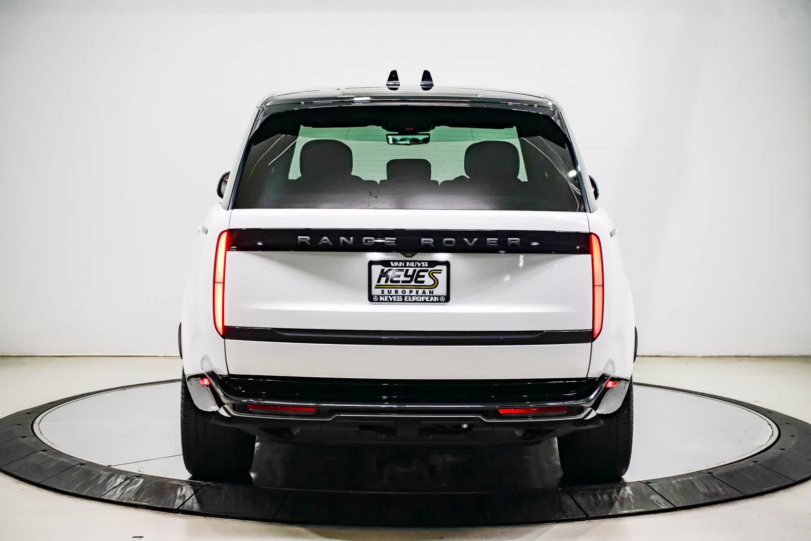 Thumbnail: 2024 Land Rover Range Rover - 3