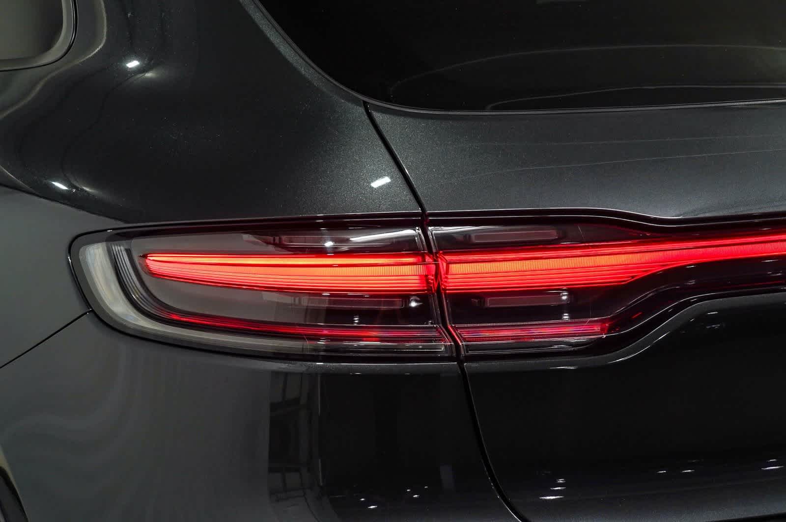 Thumbnail: 2023 Porsche Macan - 7