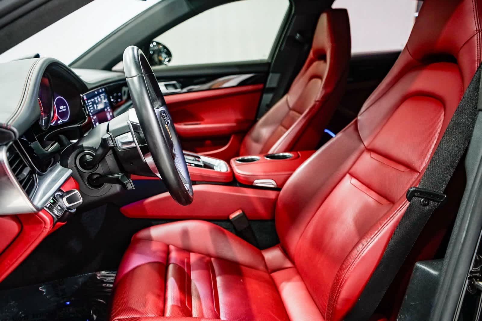 Thumbnail: 2018 Porsche Panamera - 17