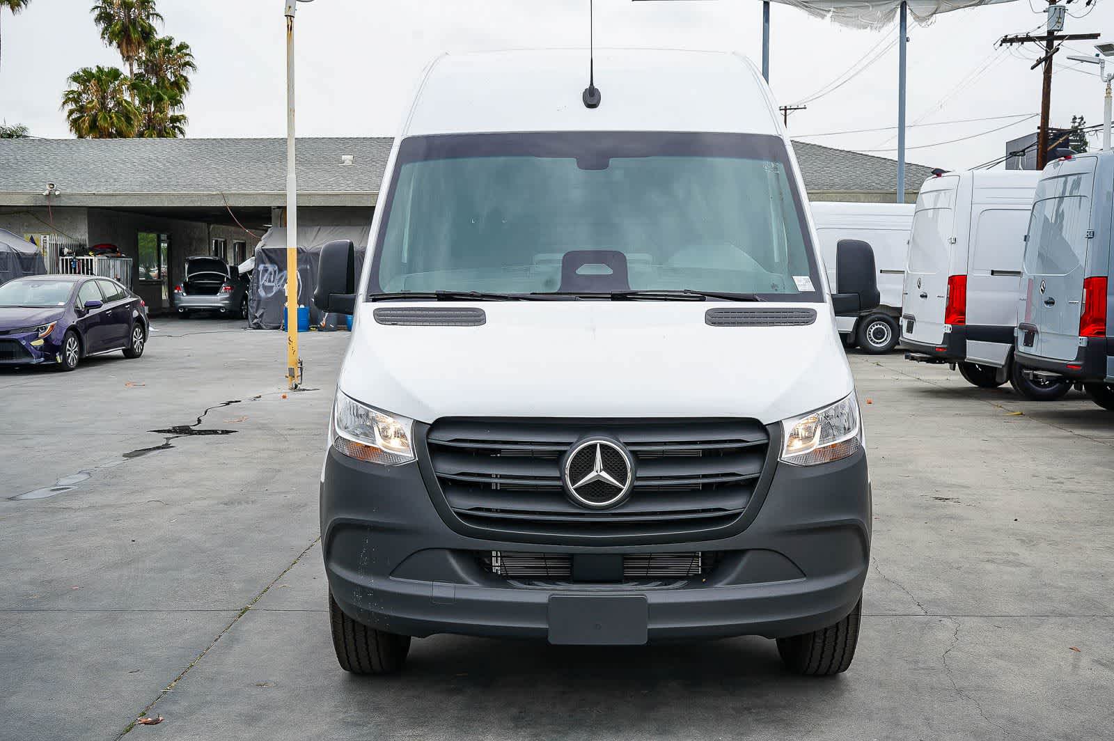 Thumbnail: 2026 Mercedes-Benz Sprinter - 2